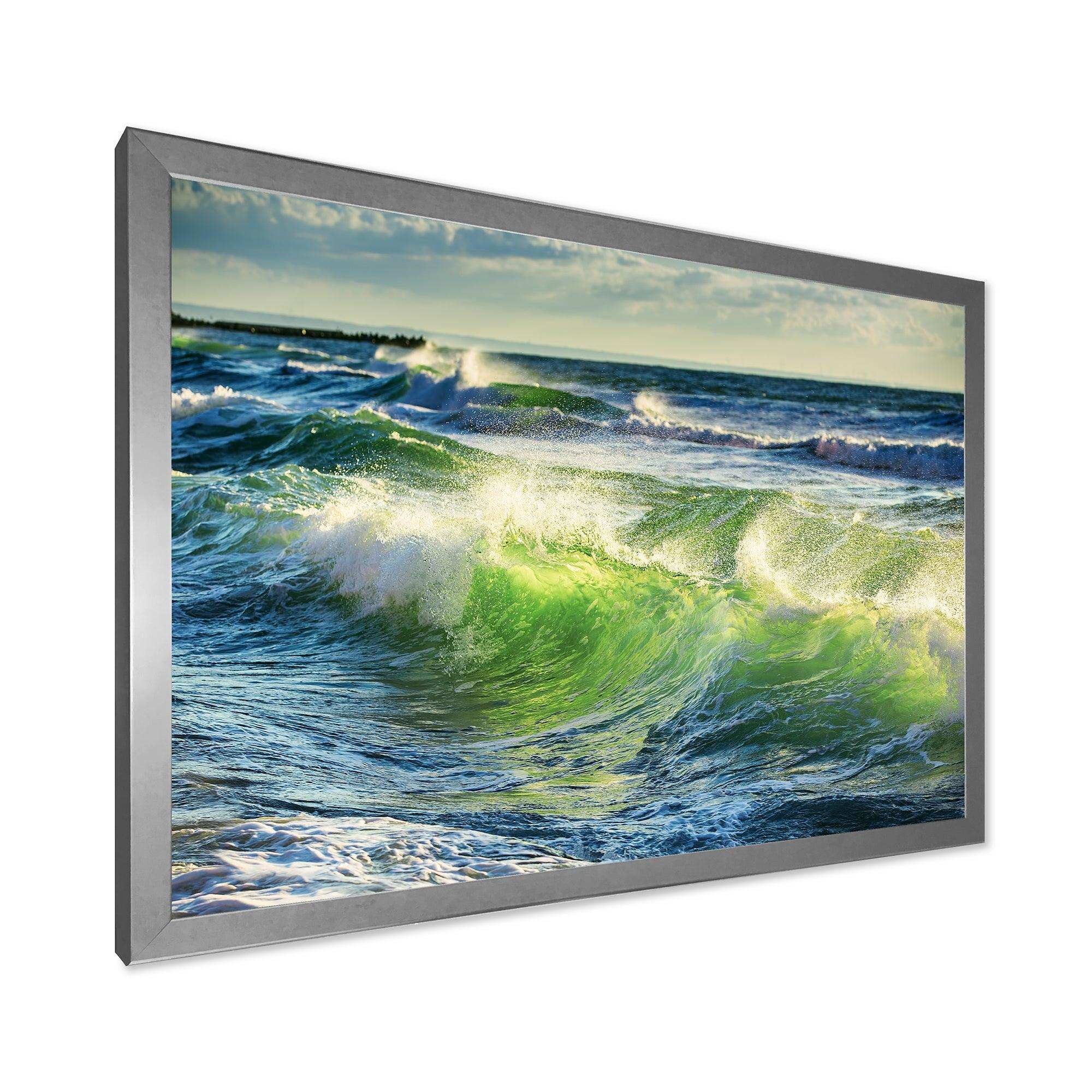 Sunrise and Shining Waves in Ocean