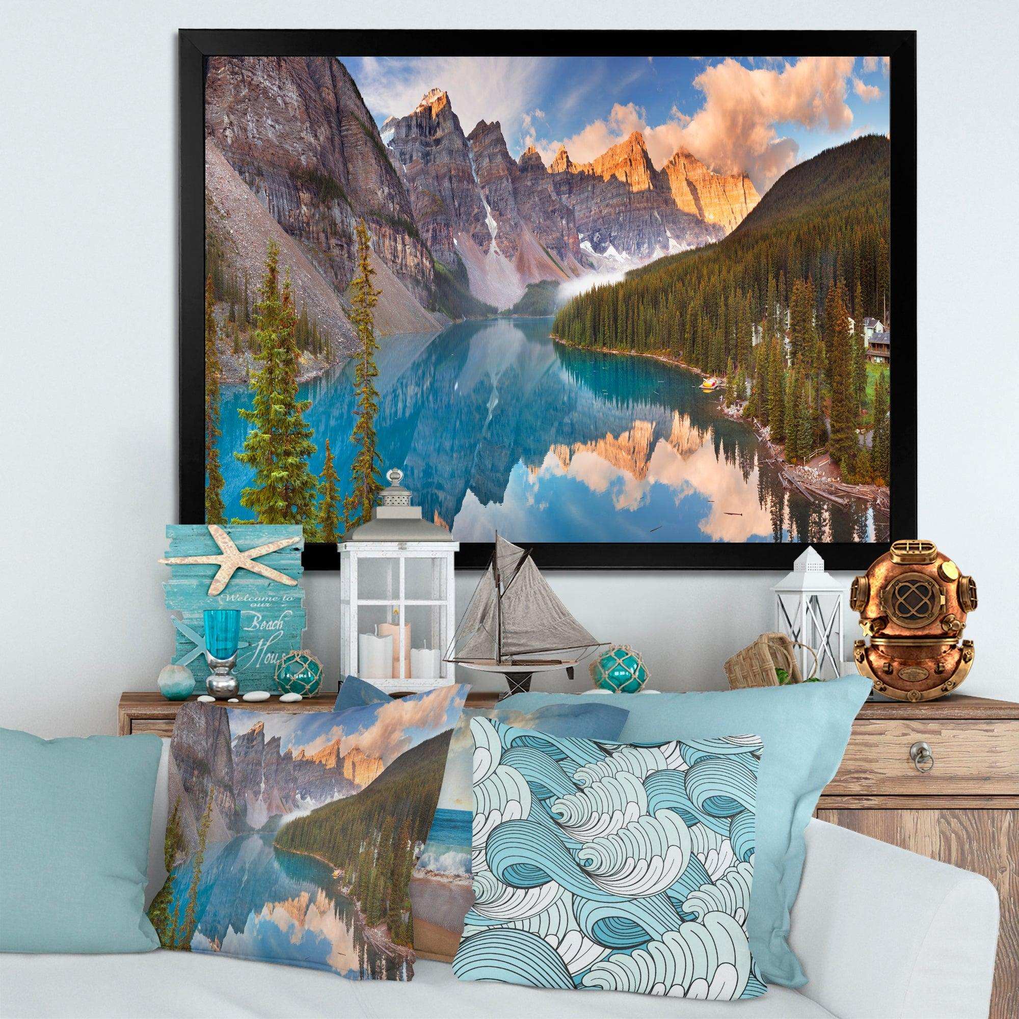 Moraine Lake in Banff Park Canada