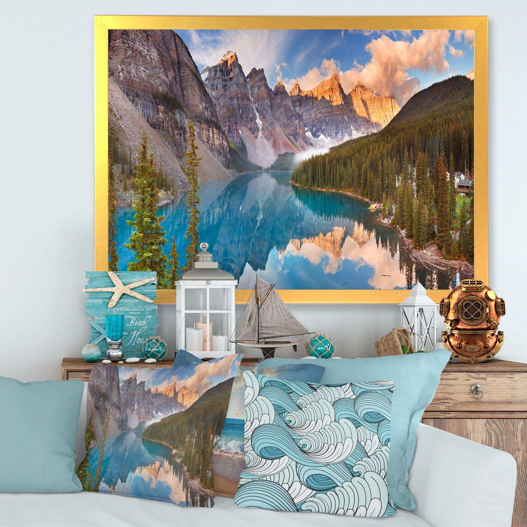 Moraine Lake in Banff Park Canada