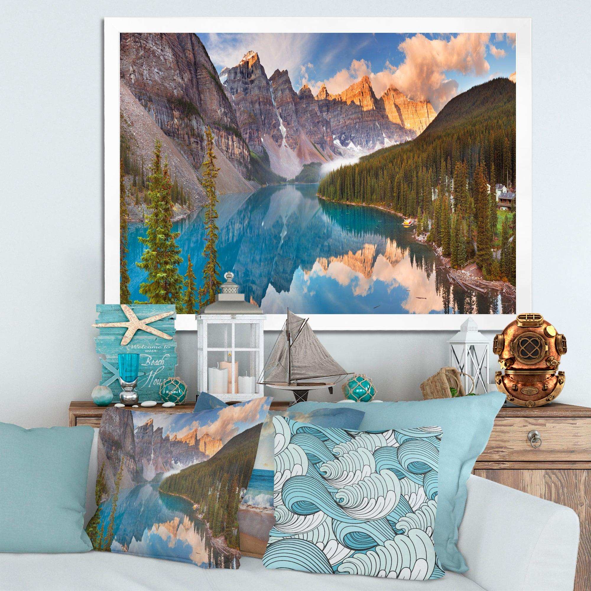 Moraine Lake in Banff Park Canada