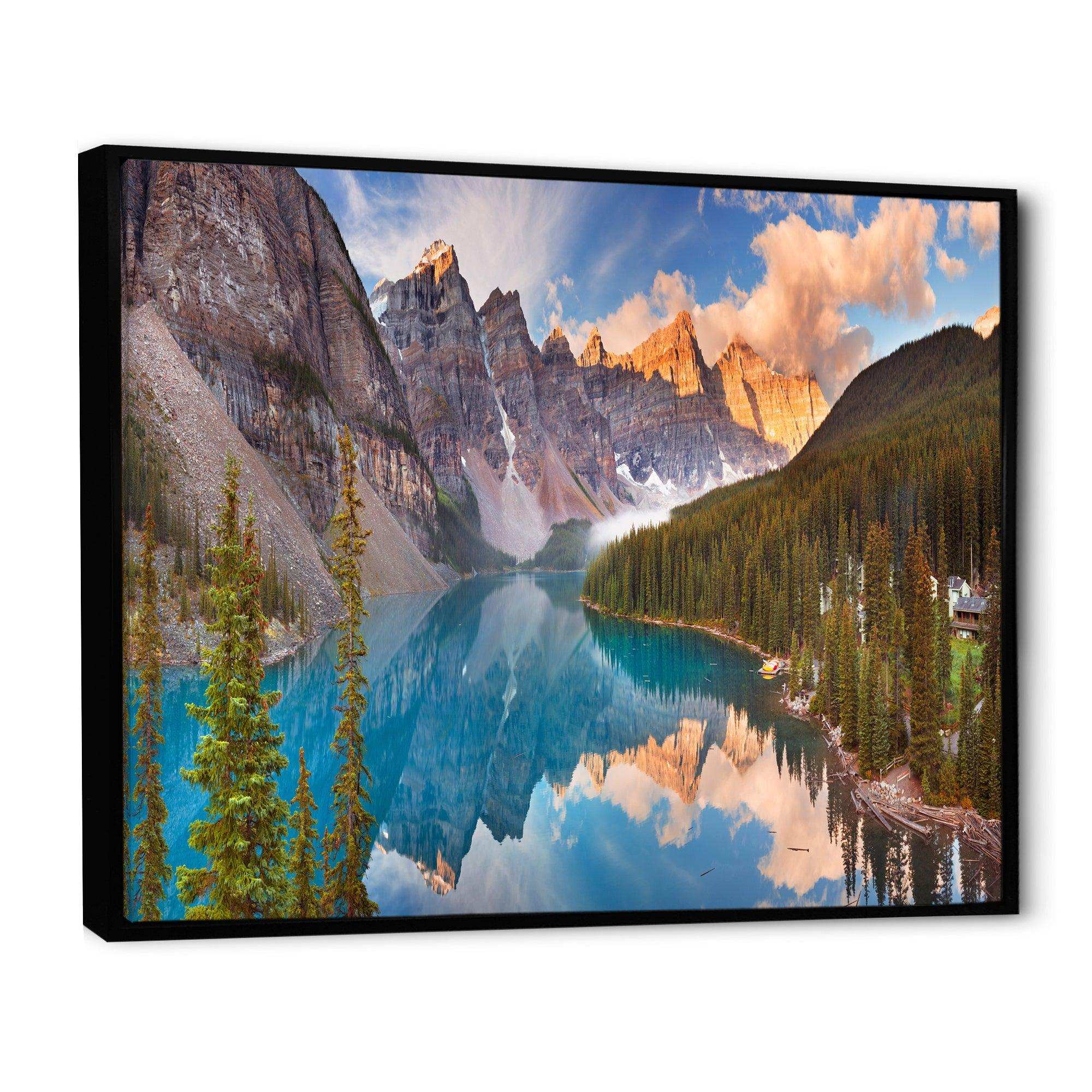 Moraine Lake in Banff Park Canada