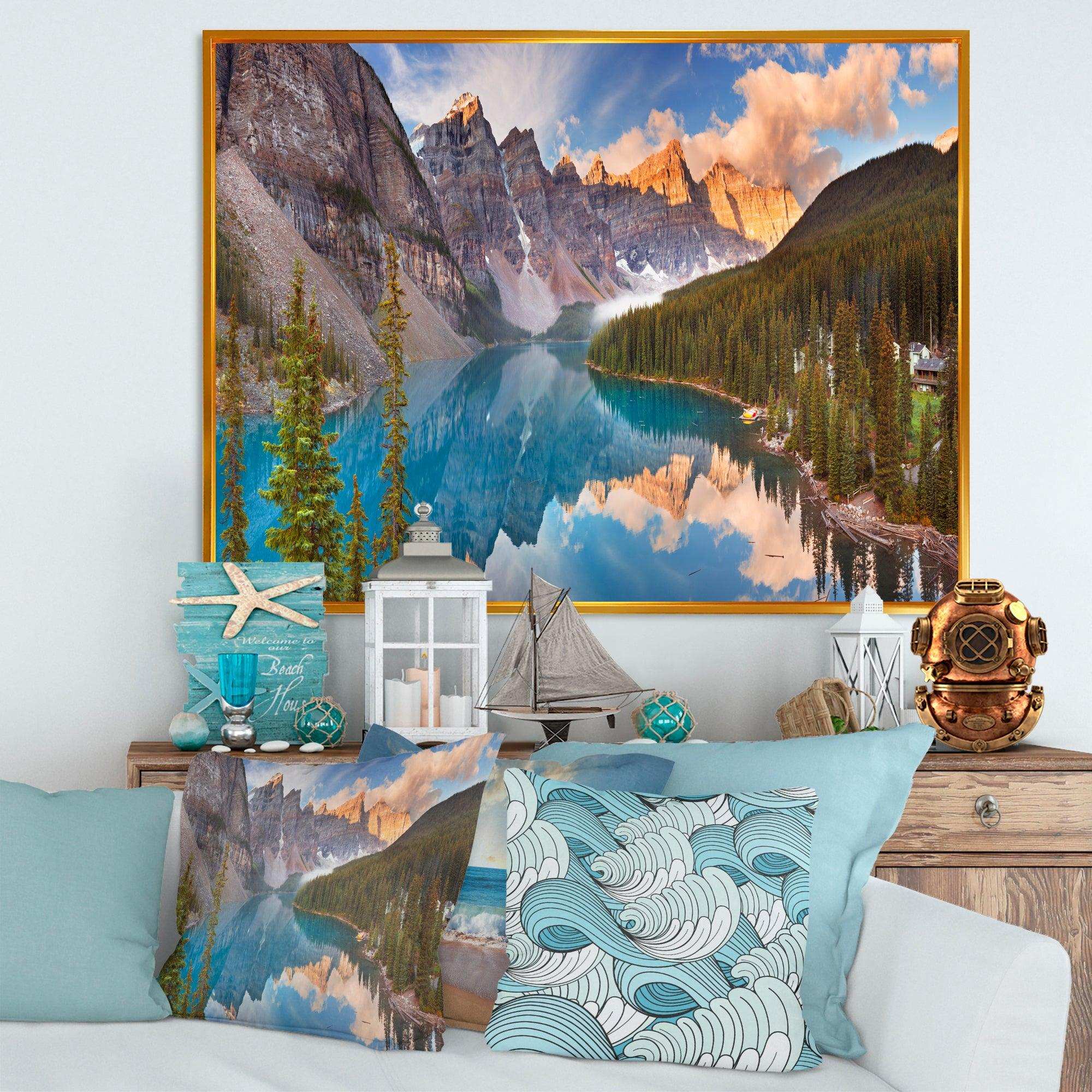 Moraine Lake in Banff Park Canada