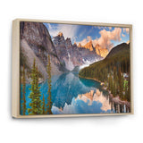 Moraine Lake in Banff Park Canada