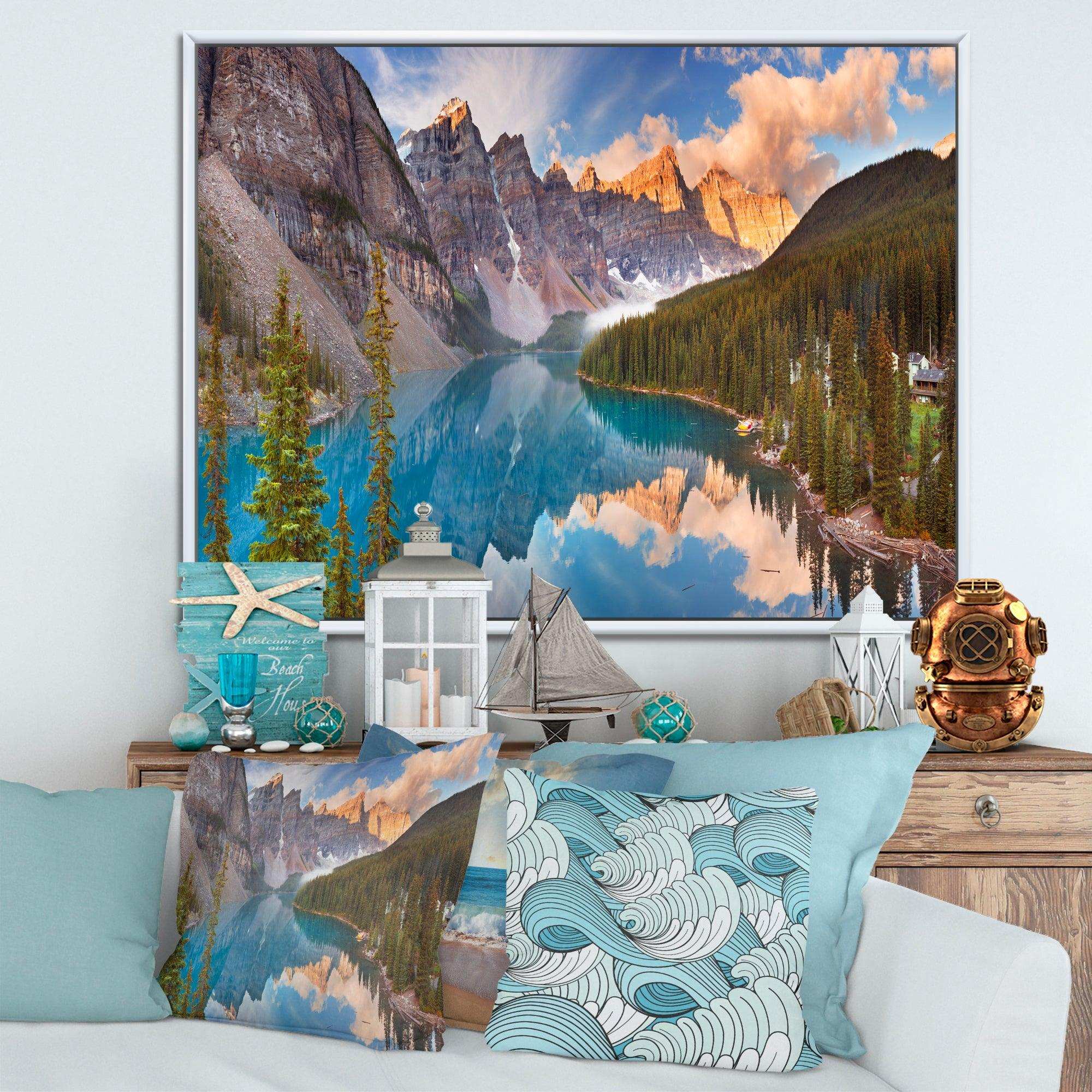 Moraine Lake in Banff Park Canada