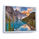 Moraine Lake in Banff Park Canada