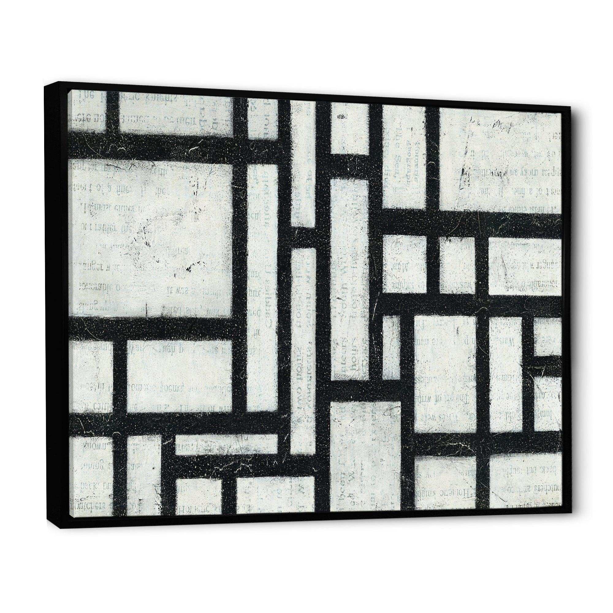 Black and White Labyrinth geometric