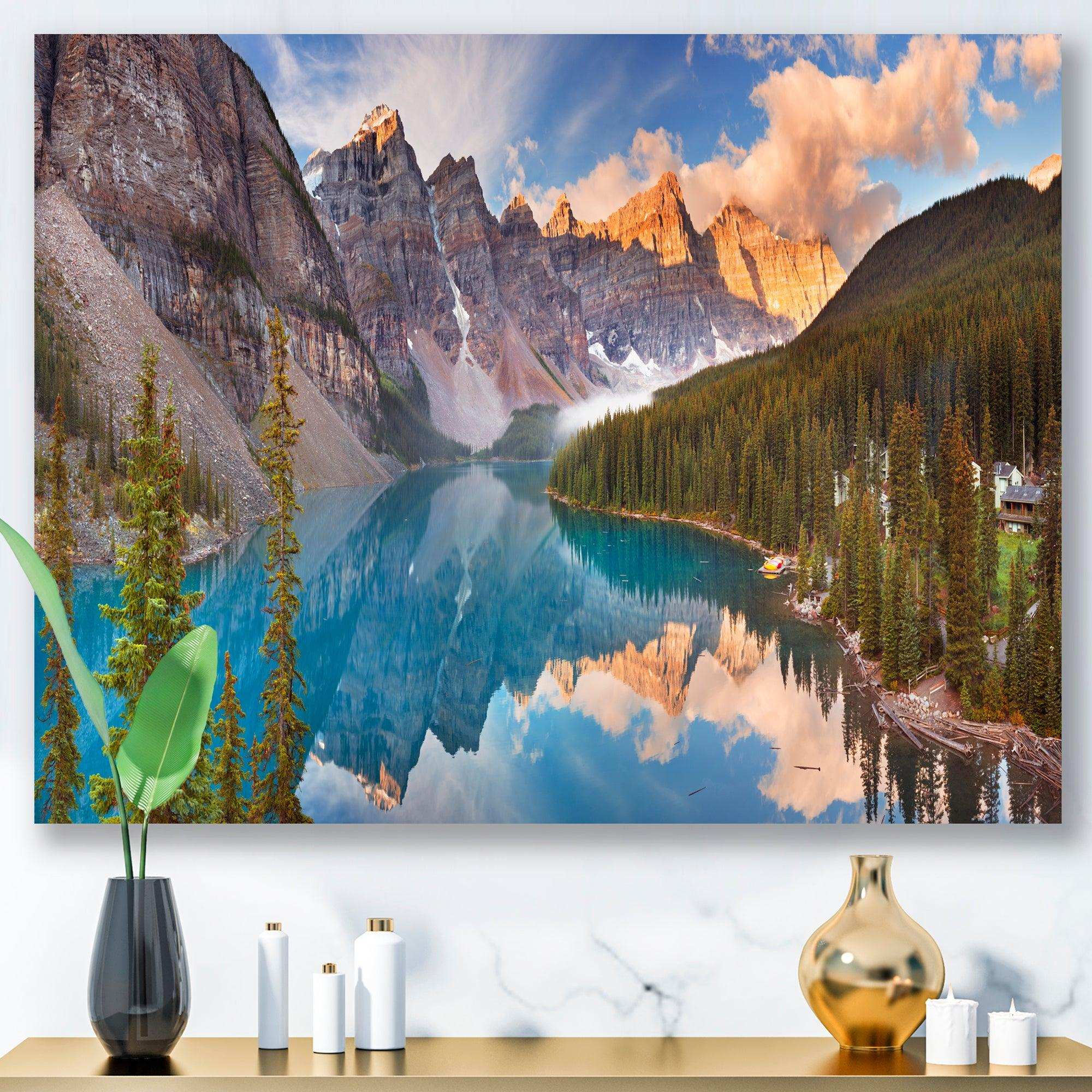 Moraine Lake in Banff Park Canada