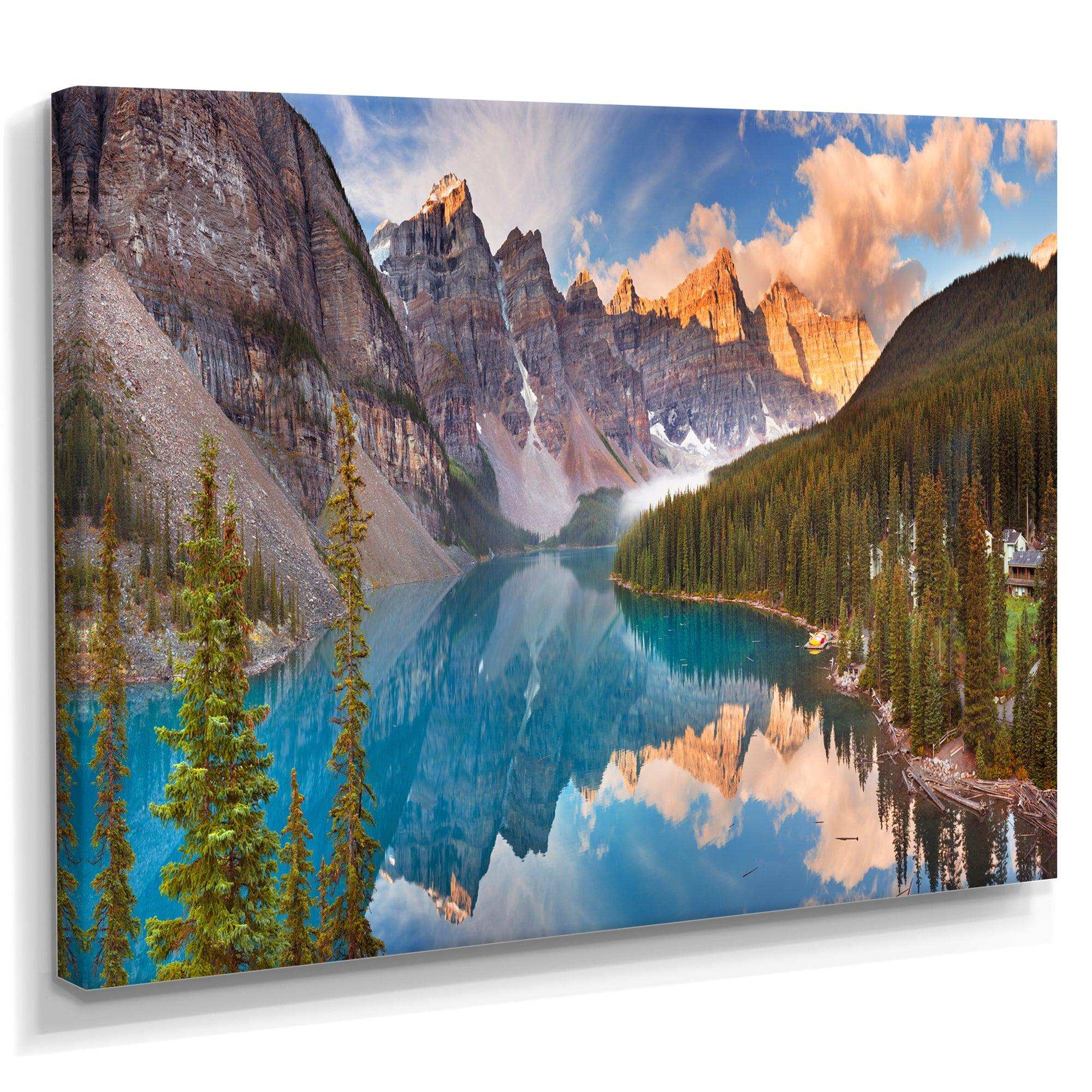 Moraine Lake in Banff Park Canada