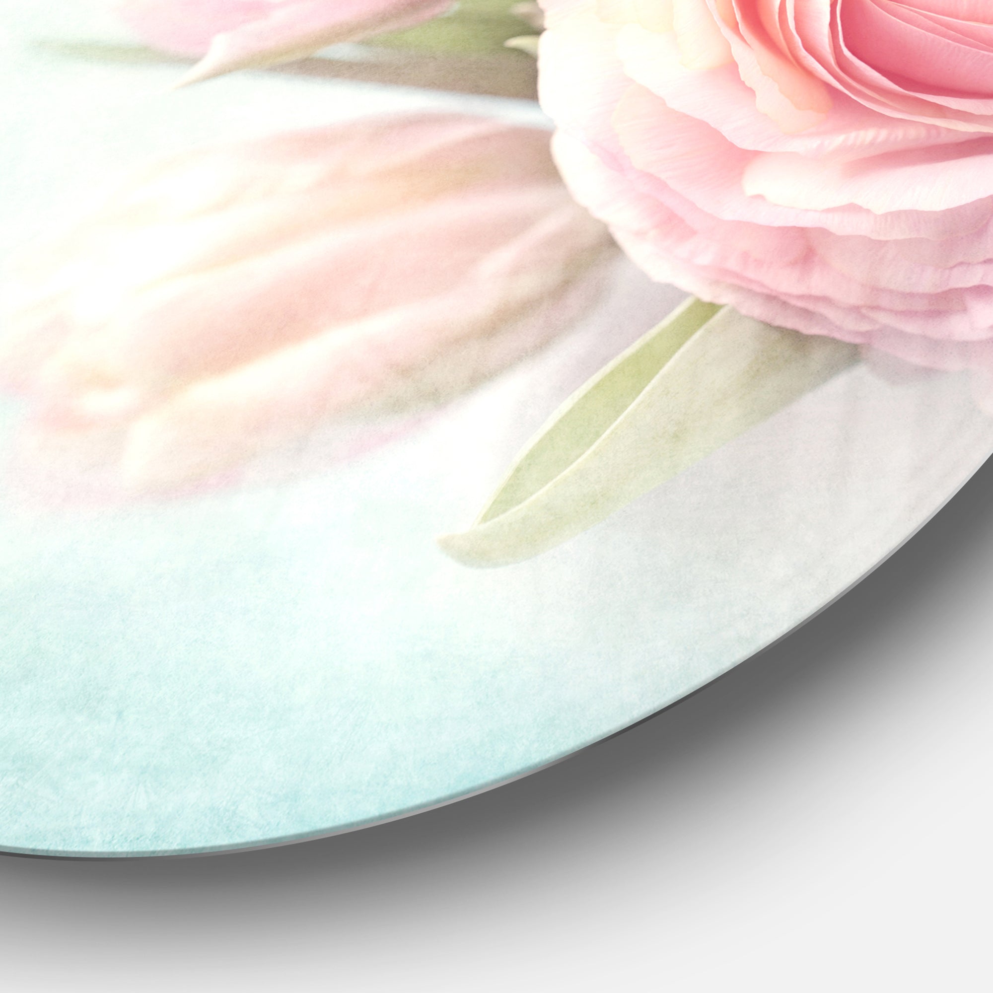 Pink Flowers against Blue Background' Disc Floral Metal Circle Wall Art