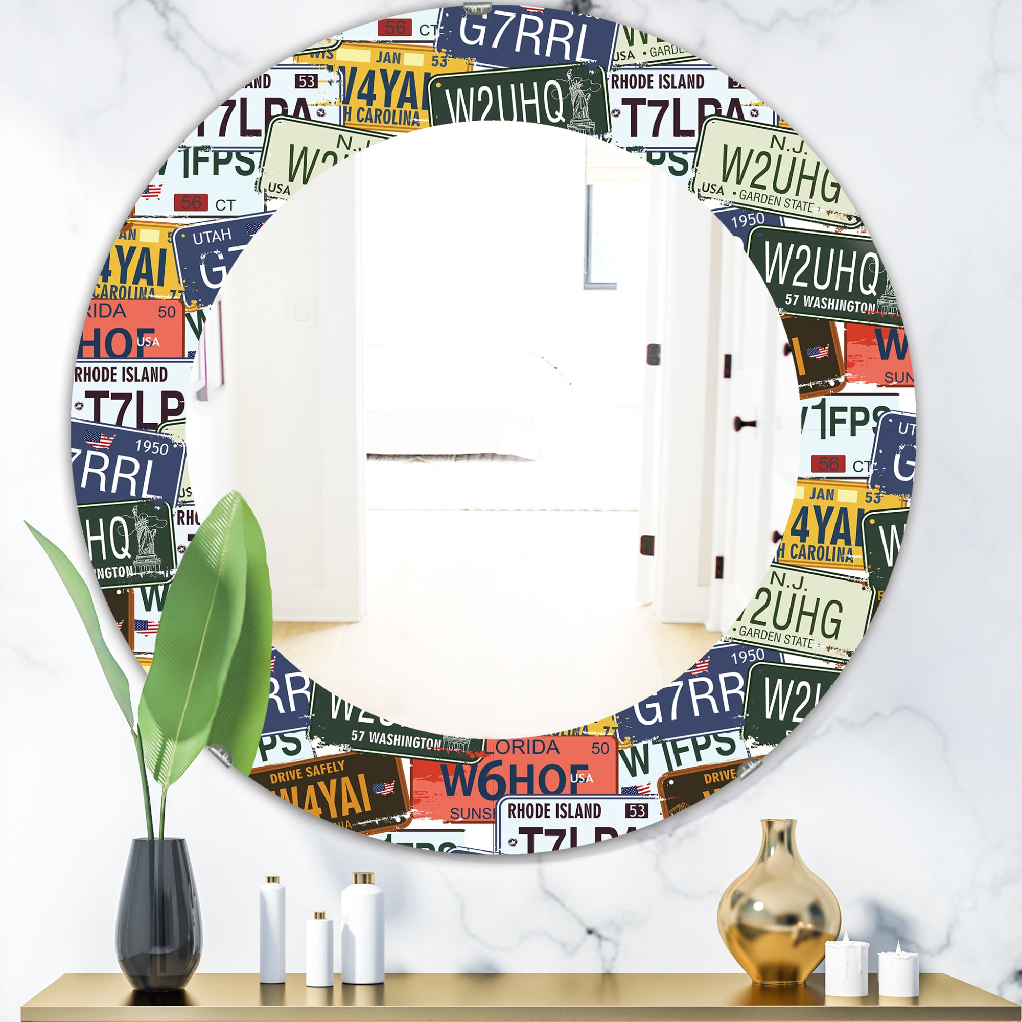 Designart 'Us California Licence Plates' Modern Mirror - Oval or Round Wall Mirror