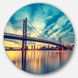 Ben Franklin Bridge in Philadelphia' Ultra Glossy Cityscape Metal Circle Wall Art