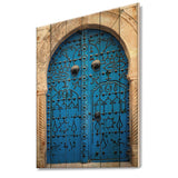Designart 'Vintage North African Door' Vintage Print on Natural Pine Wood - 15x20